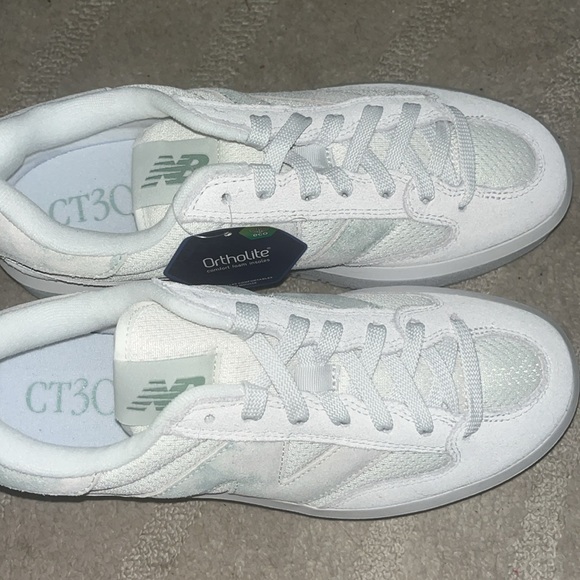 New Balance 302 - Picture 3 of 4